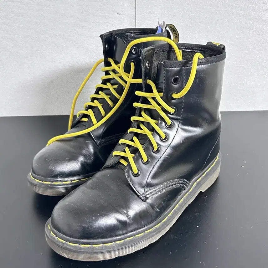 [BUNJANG] Dr. Martens 1460 Boots Black Yellow Shoelace / 닥터마틴 1460 부츠 블랙 옐로우 슈레이스(250)