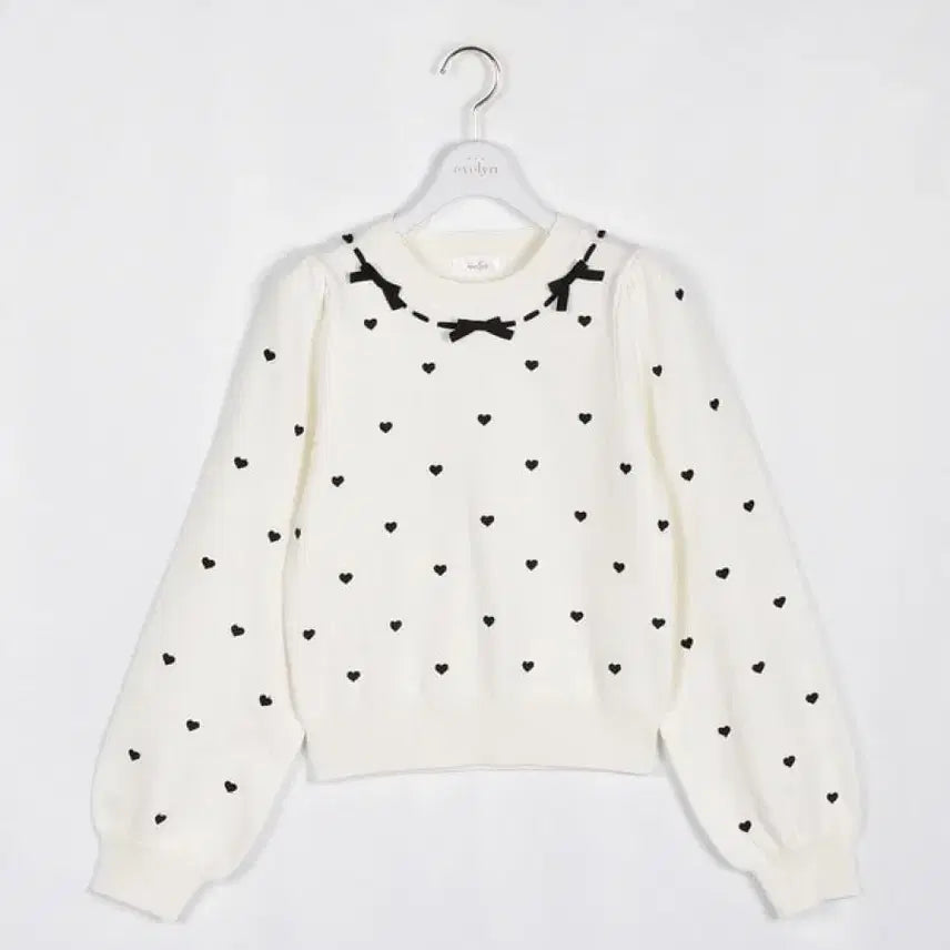[BUNJANG] Evelyn Heart Embroidery Ribbon Knit / evelyn 에블린 하트 자수 리본 니트 지뢰계양산형리즈리사마즈시허니피움로지타
