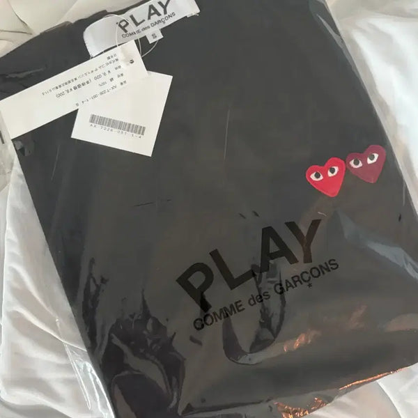 [BUNJANG] Comme des Garçons Double Heart Appliqué T-Shirt (Sealed) / 꼼데가르송 더블 하트 와펜 반팔티셔츠(미개봉)