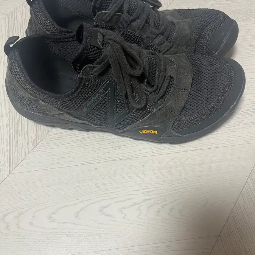 [BUNJANG] New Balance Minimus MT10 Black Shoes / [275]뉴발란스 미니머스 MT10 블랙