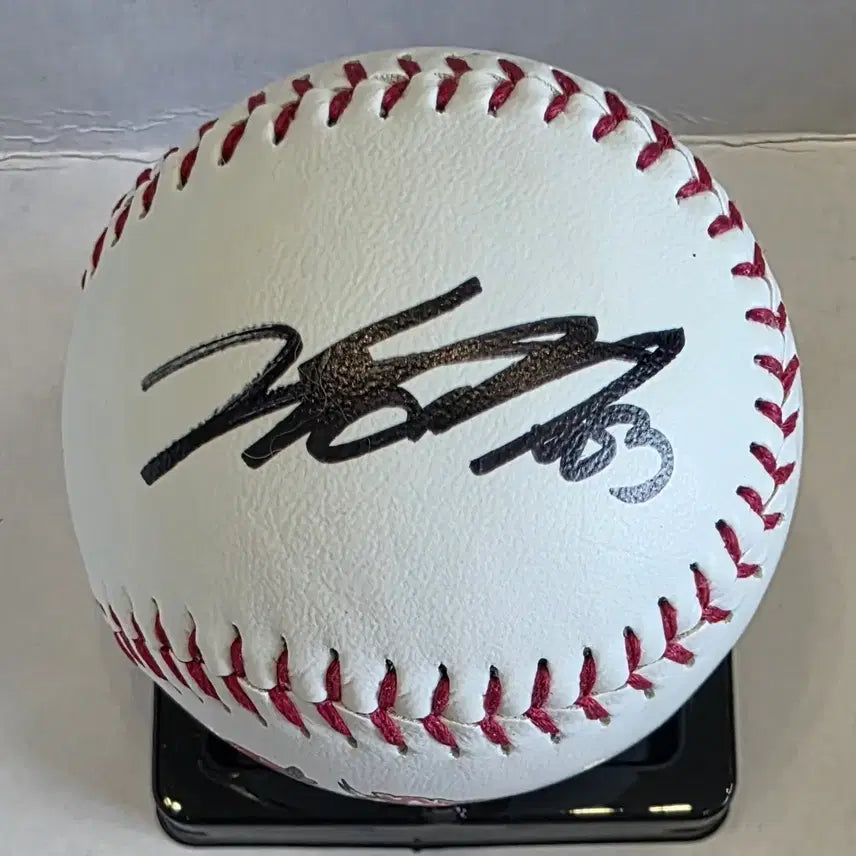 [BUNJANG] Jung Joon Jae SSG Landers Autographed Logo Ball / 정준재 SSG 포차코 로고볼 싸인볼