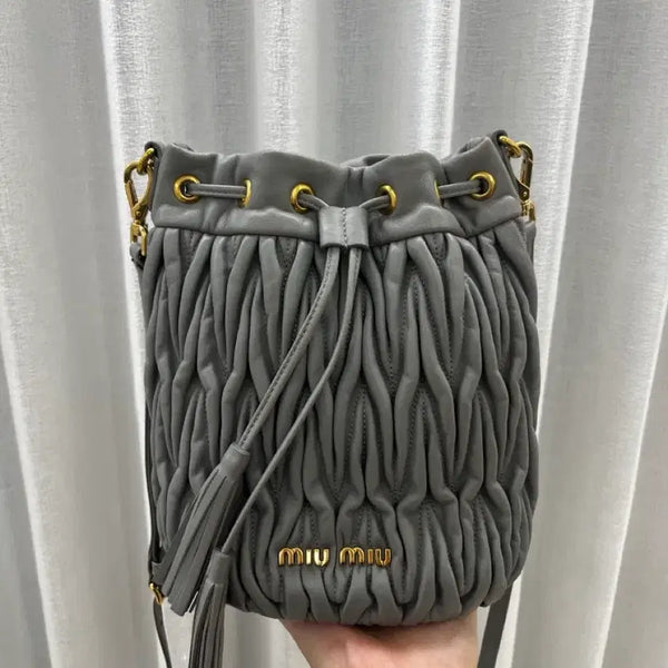 [BUNJANG] Miu Miu Matelassé Bucket Bag / 정품 미우미우 마테라쎄 버킷백