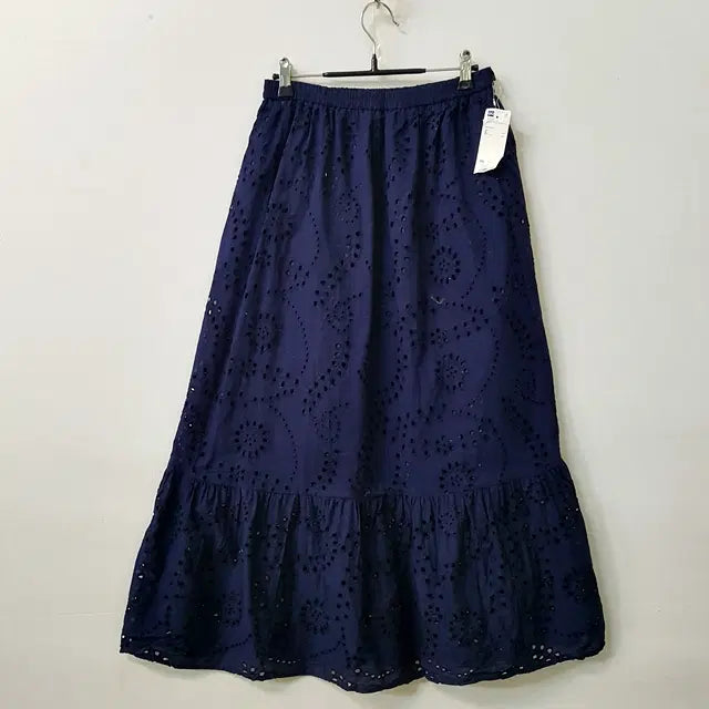 [BUNJANG] GU Punching Embroidery Banding Skirt Navy / [새상품] GU 펀칭자수 밴딩 스커트 네이비