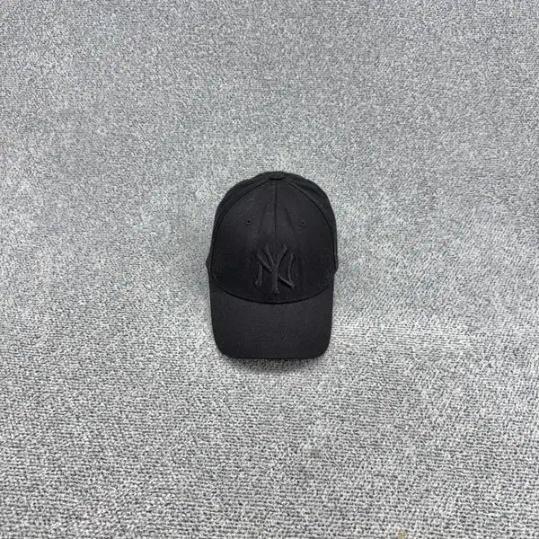[BUNJANG] MLB Black New York Yankees Baseball Cap S-M / 엠엘비 블랙 뉴욕양키즈 볼캡 S-M