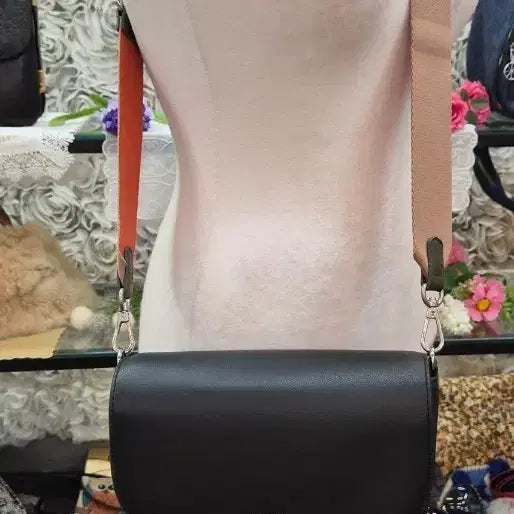 [BUNJANG] Esquire Half Moon Crossbody Bag / ESQUIRE 에스콰이어 반달 크로스백