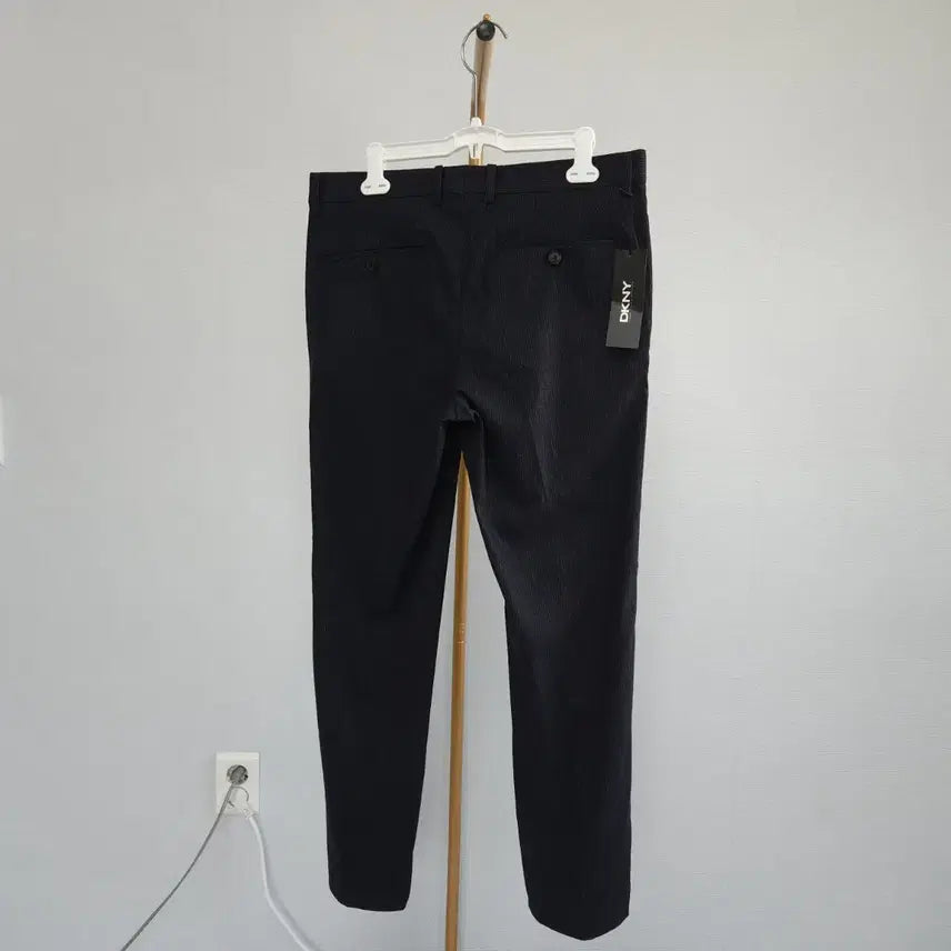 [BUNJANG] DKNY Men's Navy Stripe Slim Fit Slacks / 새상품 31-32 ) DKNY 남성 스트라이프 네이비 슬림핏 슬랙스