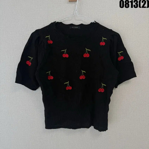 [BUNJANG] CRAZY CHERRY Embroidery Knit / 클라이지 체리 자수 니트