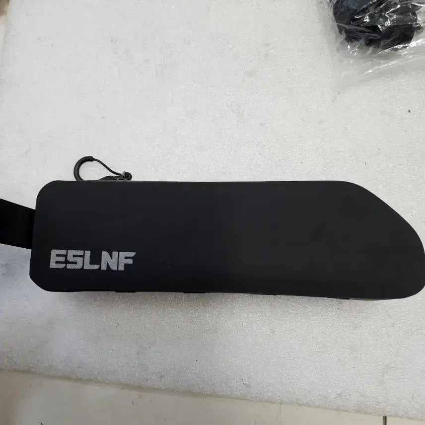 [BUNJANG] ESLNF Bicycle Frame Bag - Black / ESLNF 자전거 프레임 가방 블랙