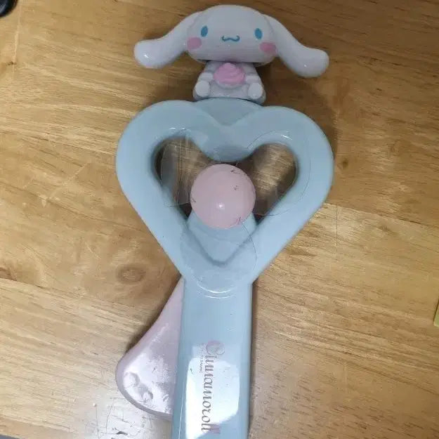 [BUNJANG] Sanrio Cinnamoroll Manual Fan / 산리오 시나모롤 수동 선풍기 판매
