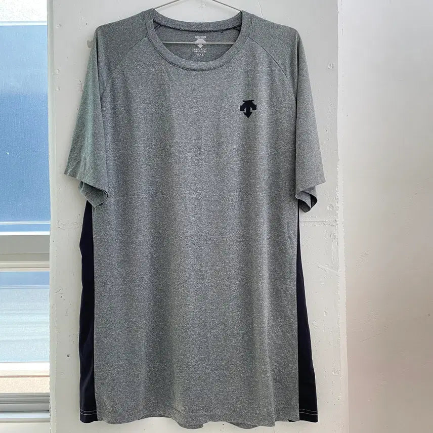 [BUNJANG] Descente Short Sleeve T-Shirt (2XL) / (2XL) 데상트 반팔 티셔츠