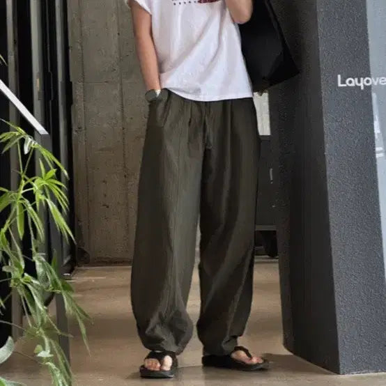 [BUNJANG] WEDS Wide Banding Linen Two-Tuck Pants - Khaki / 웨즈 와이드 밴딩 린넨 투턱 팬츠 카키색상