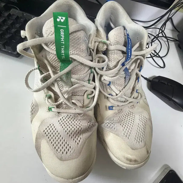 [BUNJANG] Yonex Graphite Throat Badminton Shoes 265 / 요넥스 그라파이트 스로트 배드민턴화 265