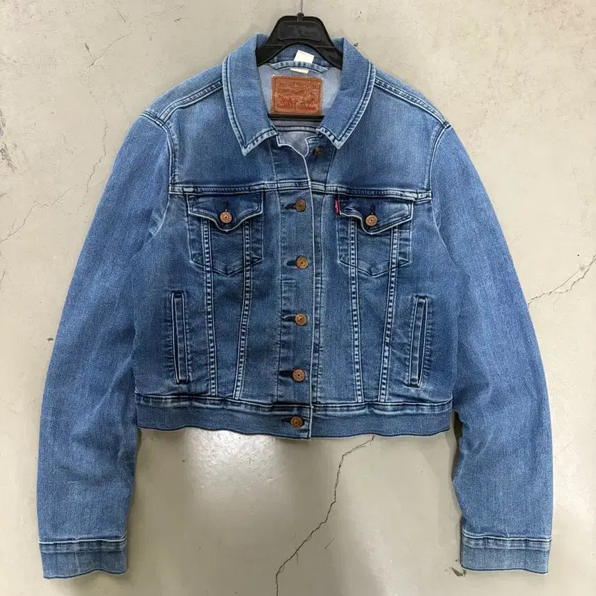 [BUNJANG] Levi's Denim Trucker Jacket (Medium) / 만원샵 리바이스 데님 트러커 자켓 M