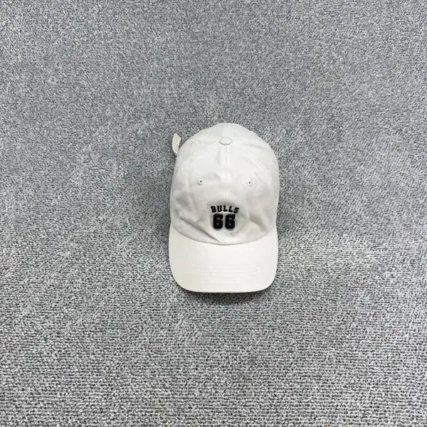 [BUNJANG] NBA Chicago Bulls White Baseball Cap / 엔비에이 시카고 불스 화이트 볼캡