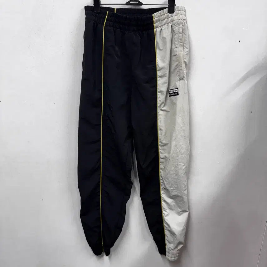[BUNJANG] Adidas Track Pants - Medium / 아디다스 트랙팬츠 M