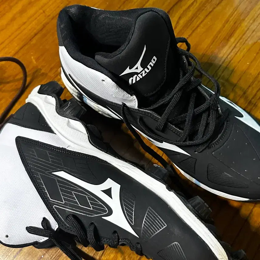 [BUNJANG] Mizuno Baseball Cleats Black/White / 미즈노 야구화 검흰