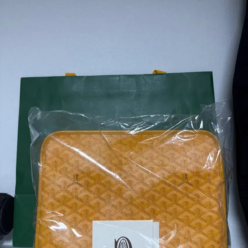 [BUNJANG] Goyard Juance Clutch Yellow / 고야드 쥬방스 풀박스