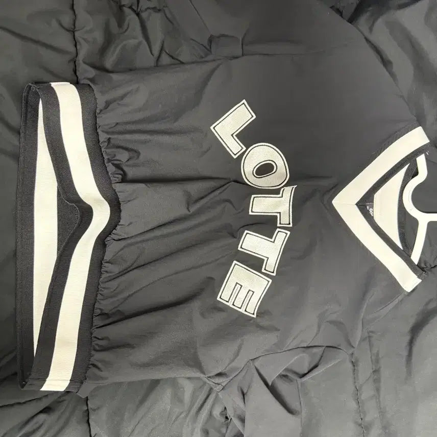 [BUNJANG] Lotte Giants Classic Crop Top Size 85 / 롯데자이언츠 클래식 크롭티 85 사이즈