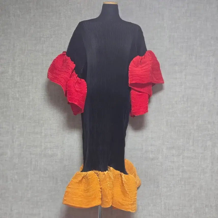 [BUNJANG] New Arrival Frill Pleated Dress / 새상품)왕프릴 플리츠 원피스