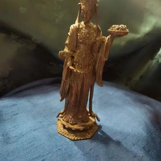 [BUNJANG] Ming Dynasty Yongle Period Style Gilt Bronze Guanyin Bodhisattva Statue / 대명영락년시 각인 황동 관세음보살입상 / 공양보살상