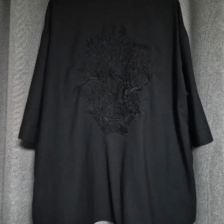 [BUNJANG] Songzio Homme Collection Embroidered Short-Sleeve T-Shirt / 송지오옴므 컬렉션 자수 반팔 티셔츠 팝니다