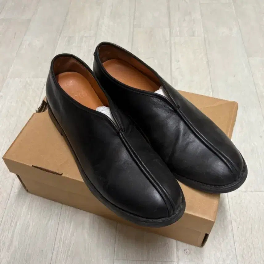 [BUNJANG] Molle Calfskin Leather Slip-on Loafers - Size 280 / Molle 카프스킨 레더 슬립온 로퍼 280 르메르 맛