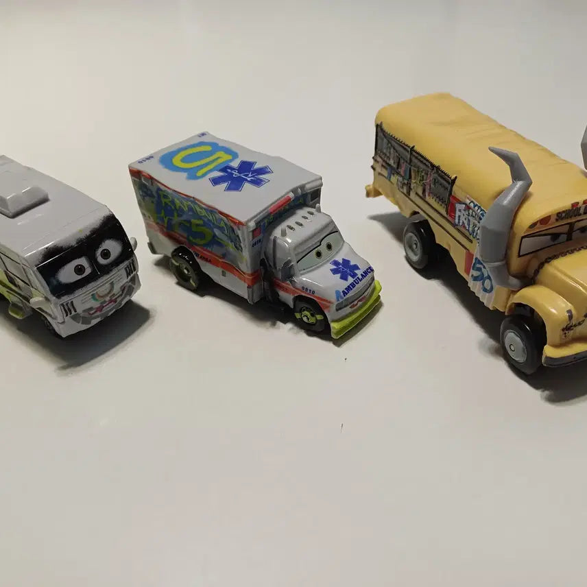 [BUNJANG] Disney Pixar Cars Rare 3-Vehicle Bundle Set (Thunder Hollow Demolition Derby) / 정품 디즈니 픽사 카 카즈 희귀 3종 차량 일괄판매 레어템 벌크 새상품