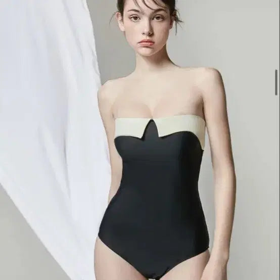 [BUNJANG] Bikini Vender Bianca Kara Point Monokini / 비키니밴더 비앙카 카라 포인트 모노키니