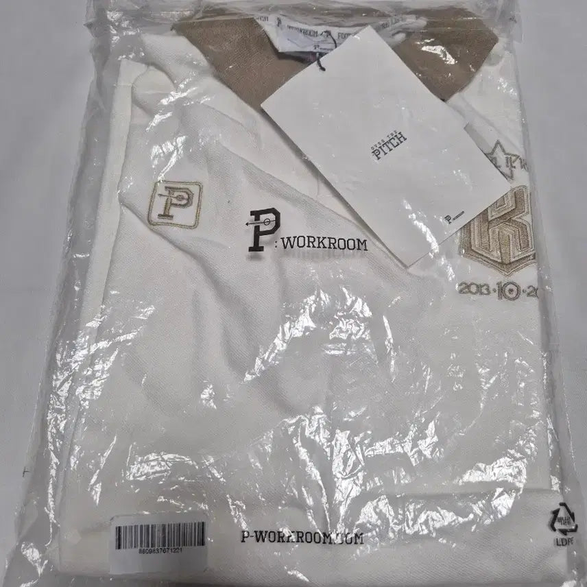 [BUNJANG] Over the Pitch x KT Wiz Collaboration Short-Sleeve T-Shirt (Size S) / 오버더피치 KT 위즈 콜라보 카라티 팝니다