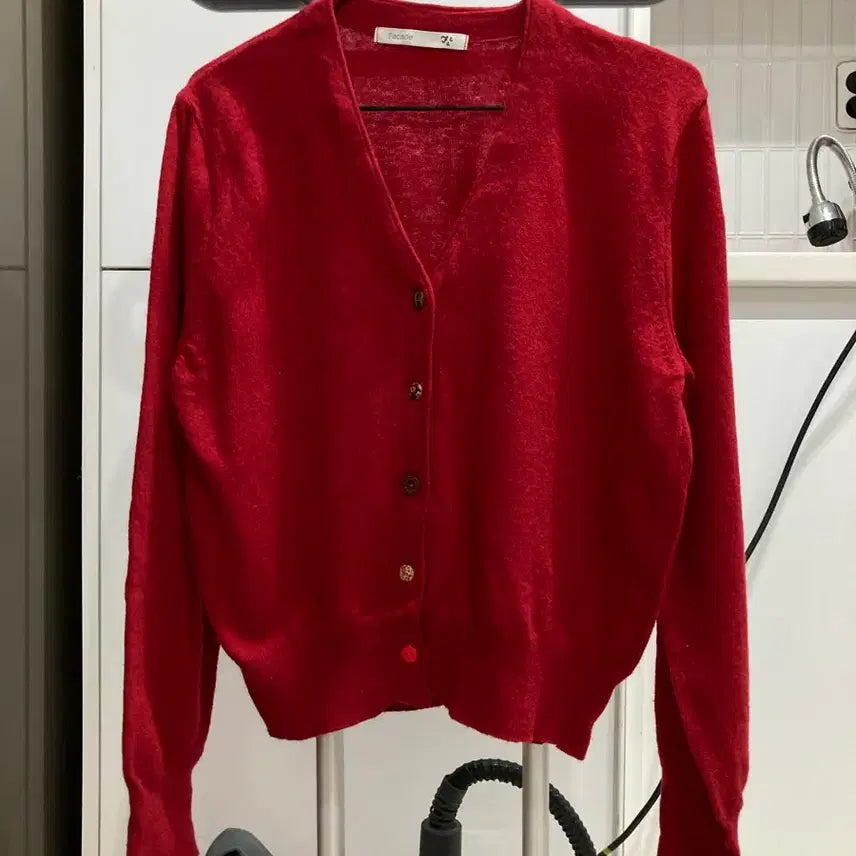 [BUNJANG] Burgundy V-Neck Cardigan / 버건디 브이넥 가디건