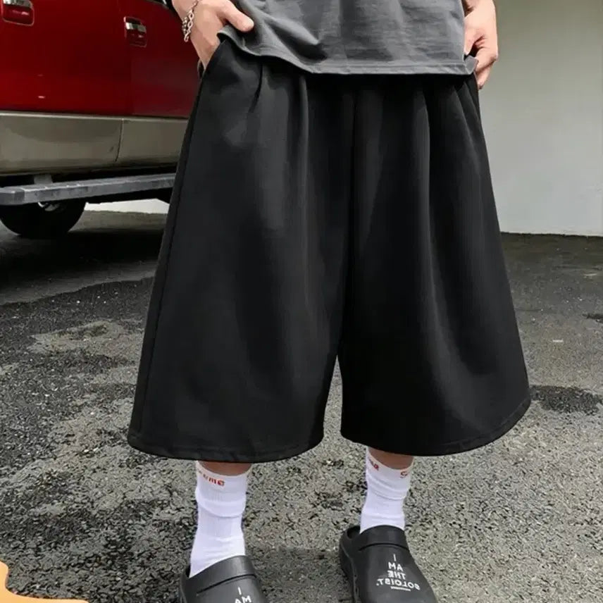 [BUNJANG] Black Bermuda Shorts Unisex / 블랙 버뮤다 팬츠 남여공용