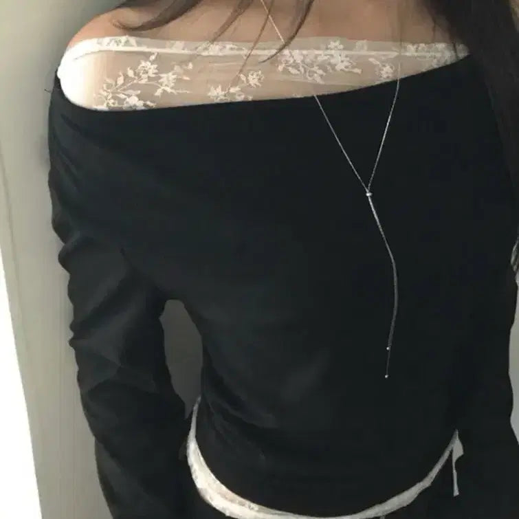 [BUNJANG] One-Shoulder Lace Long-Sleeve Top / 원오프숄더 레이스 긴팔
