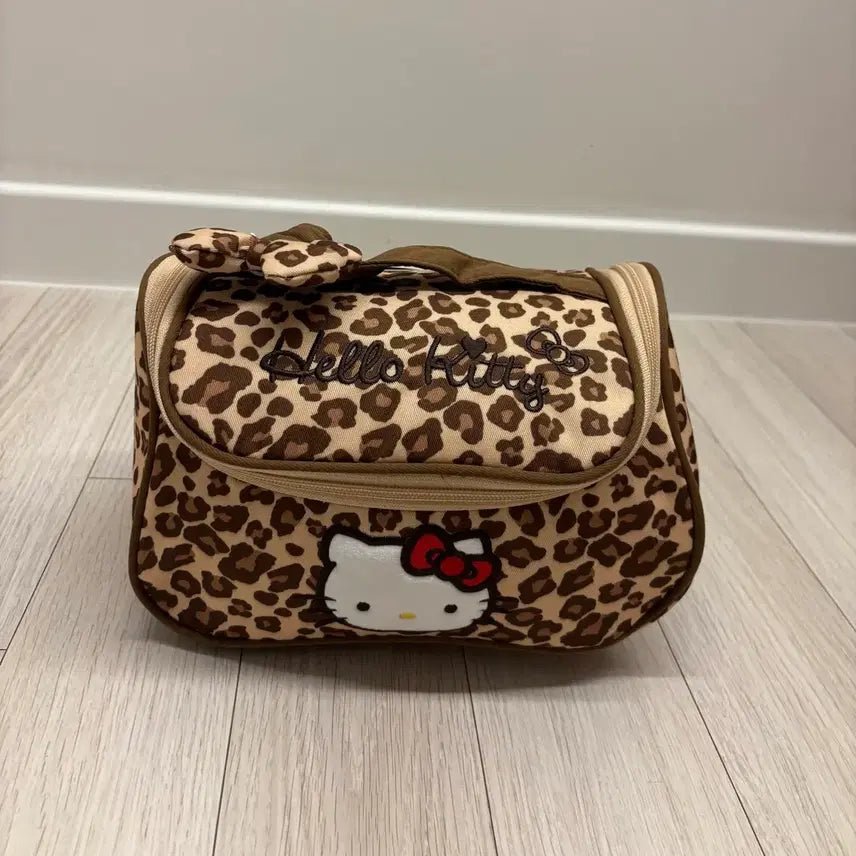 [BUNJANG] Hello Kitty Leopard Pouch / 새상품 헬로키티 레오파드 파우치