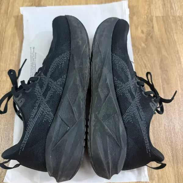 [BUNJANG] Asics NovaBlast 5 Running Shoes Black 250mm / 아식스 노바블라스트5 250 블랙