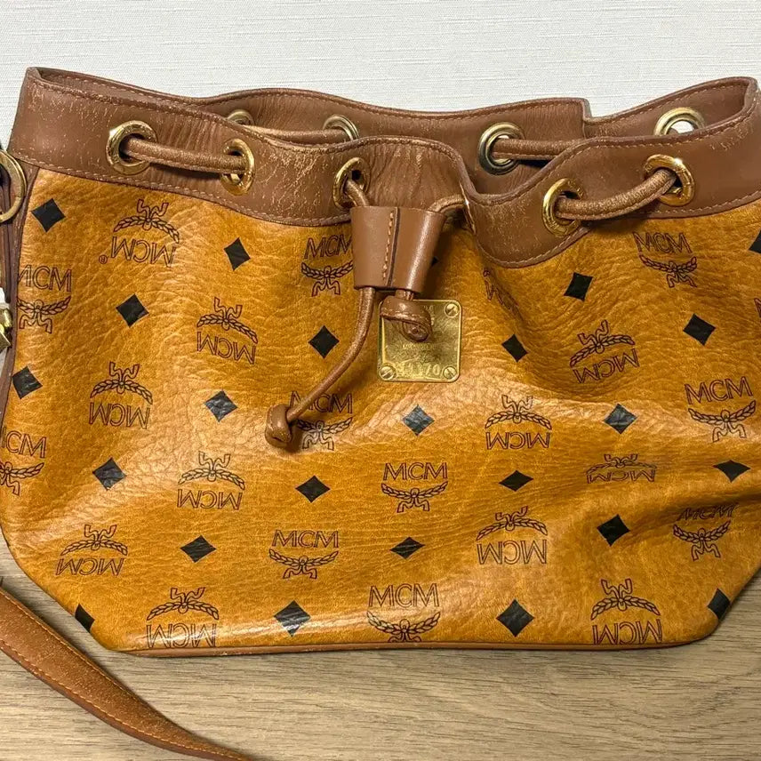 [BUNJANG] MCM Visetos Hobo Bucket Bag Brown / MCM 비세토스 복조리 버킷백 브라운