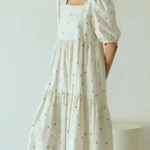 [BUNJANG] Riel Puff Kangkang Square Neck Daisy Pattern Dress / 리엘 퍼프 캉캉 스퀘어넥 데이지 패턴 원피스