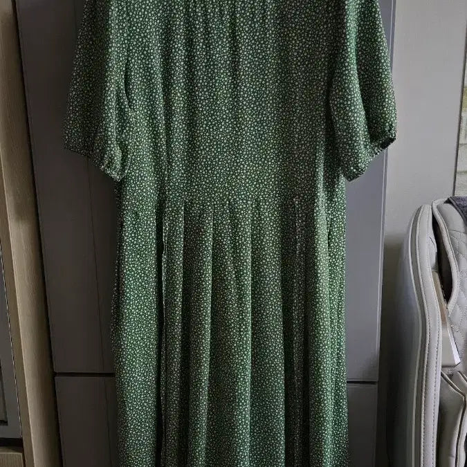 [BUNJANG] Floral Pattern Sleeveless Mini Dress - Green, Size S / 플로럴 패턴 민소매 원피스 그린 S