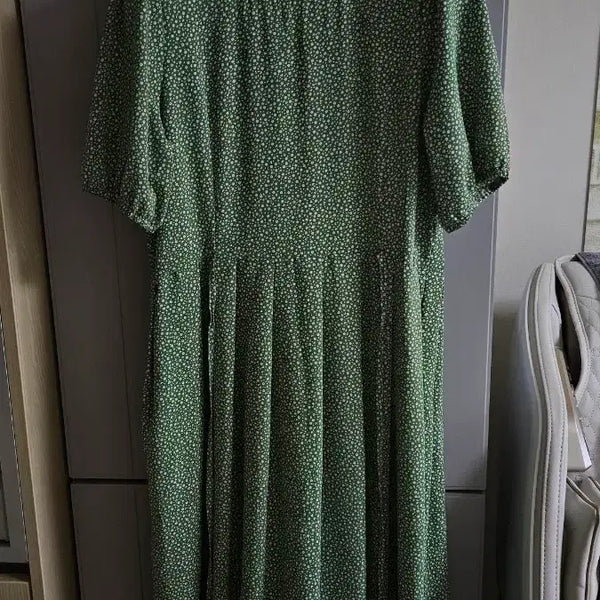[BUNJANG] Floral Pattern Sleeveless Mini Dress - Green, Size S / 플로럴 패턴 민소매 원피스 그린 S