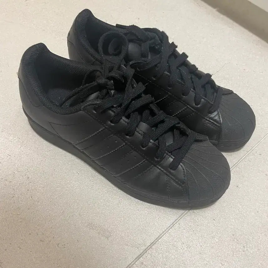 [BUNJANG] Adidas Superstar Triple Black Shoes / 아디다스 슈퍼스타 트리플블랙 235