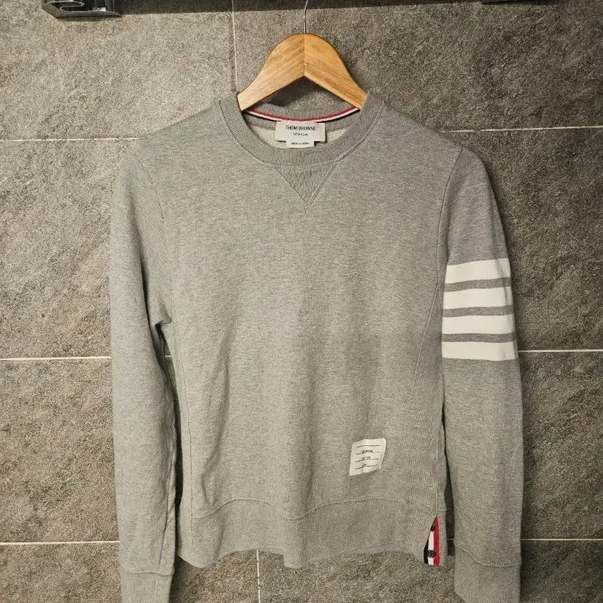 [BUNJANG] Thom Browne Diagonal Stripe Grey Sweatshirt / [1사이즈] 톰브라운 사선 그레이 맨투맨