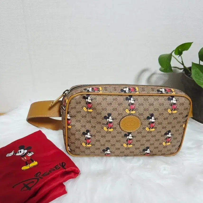 [BUNJANG] Gucci x Disney Mickey Mouse GG Logo Brown Leather Mini Crossbody Bag / 구찌 602536 구찌X디즈니 미키마우스 GG로고 브라운 레더 트리밍 미니 크로스백