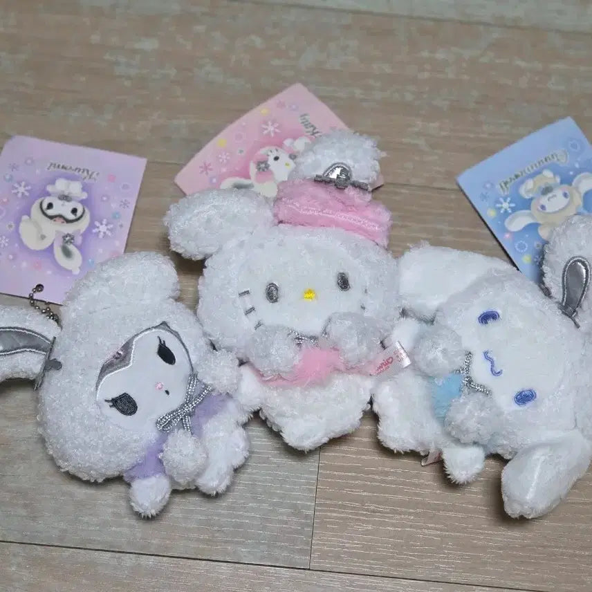 [BUNJANG] Sanrio Snow Rabbit Ramune Snow Flower Mascot Doll Keyring / 산리오 눈토끼 라무네 스노우 눈꽃 마스코트 인형 키링