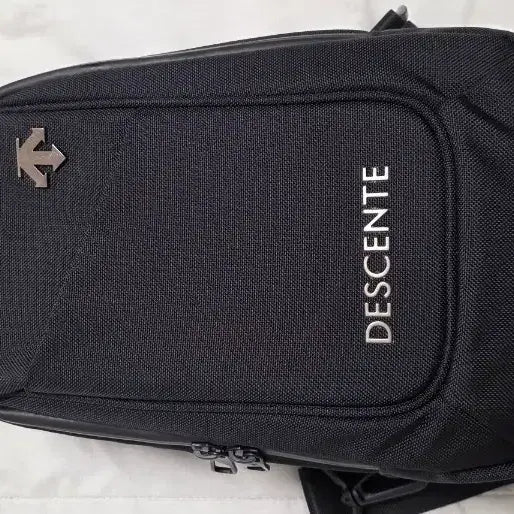 [BUNJANG] Descente Sling Bag / 데상트 슬링백 판매