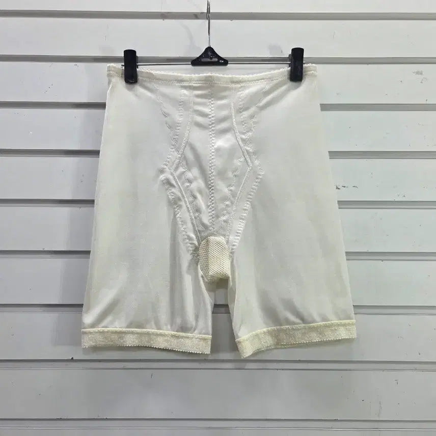 [BUNJANG] Ivory Lace Point Girdle Size 77 / 아이보리  레이스포인트 거들 77/보물찾기천사