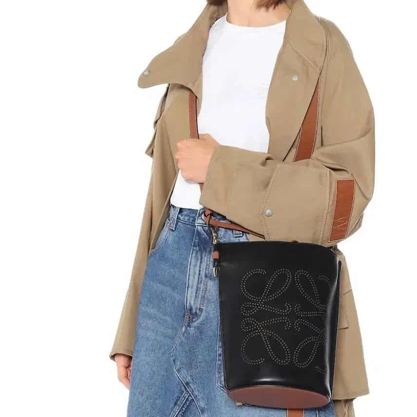 [BUNJANG] Loewe Anagram Gate Bucket Bag Crossbody / 로에베(LOEWE) 아나그램 케이트 버킷백 크로스백
