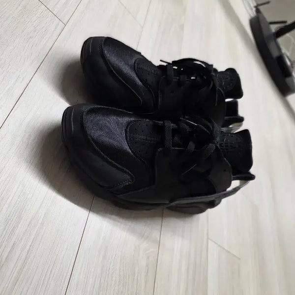 [BUNJANG] Nike Air Huarache All Black Sneakers (280mm) / 나이키 허라치 올블랙 280mm