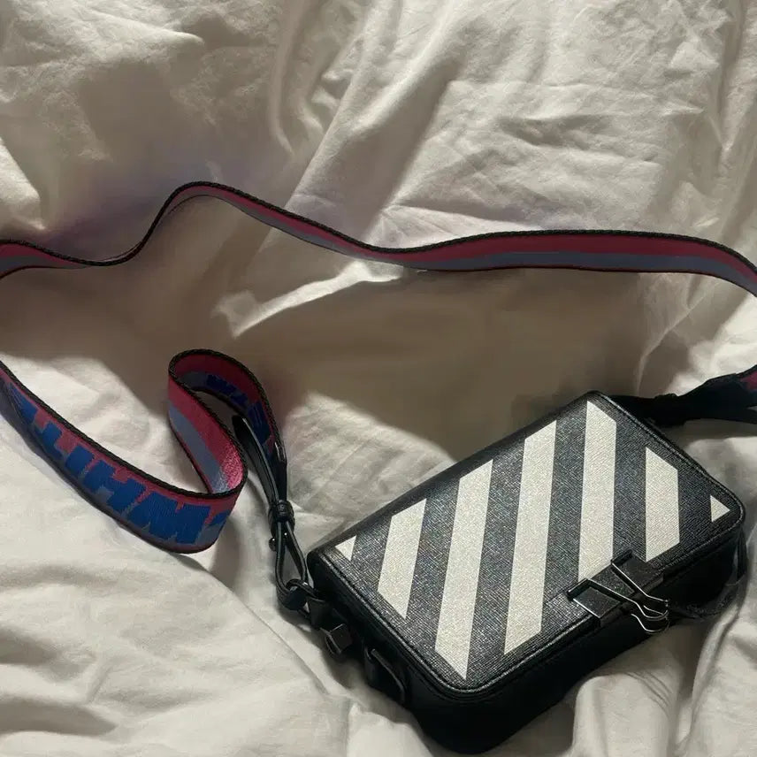 [BUNJANG] Off-White Crossbody Bag / 오프화이트 가방
