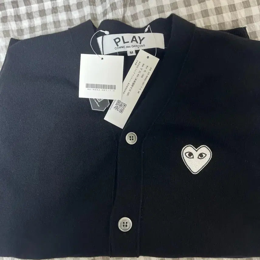 [BUNJANG] Comme des Garçons Black Cardigan White Heart Patch M Size / 꼼데가디건 화이트와펜 블랙m사이즈 판매합니다