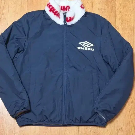 [BUNJANG] Umbro Reversible Fleece & Waterproof Jacket / (매장판 정품) 엄브로 리버시블 화이트/레드 후리스 & 방수 네이비 자켓 네이비, 여성 90/66