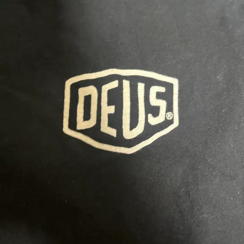 [BUNJANG] Deus Ex Machina Black T-Shirt L / Deus 데우스 엑스 마키나 티셔츠 블랙 L